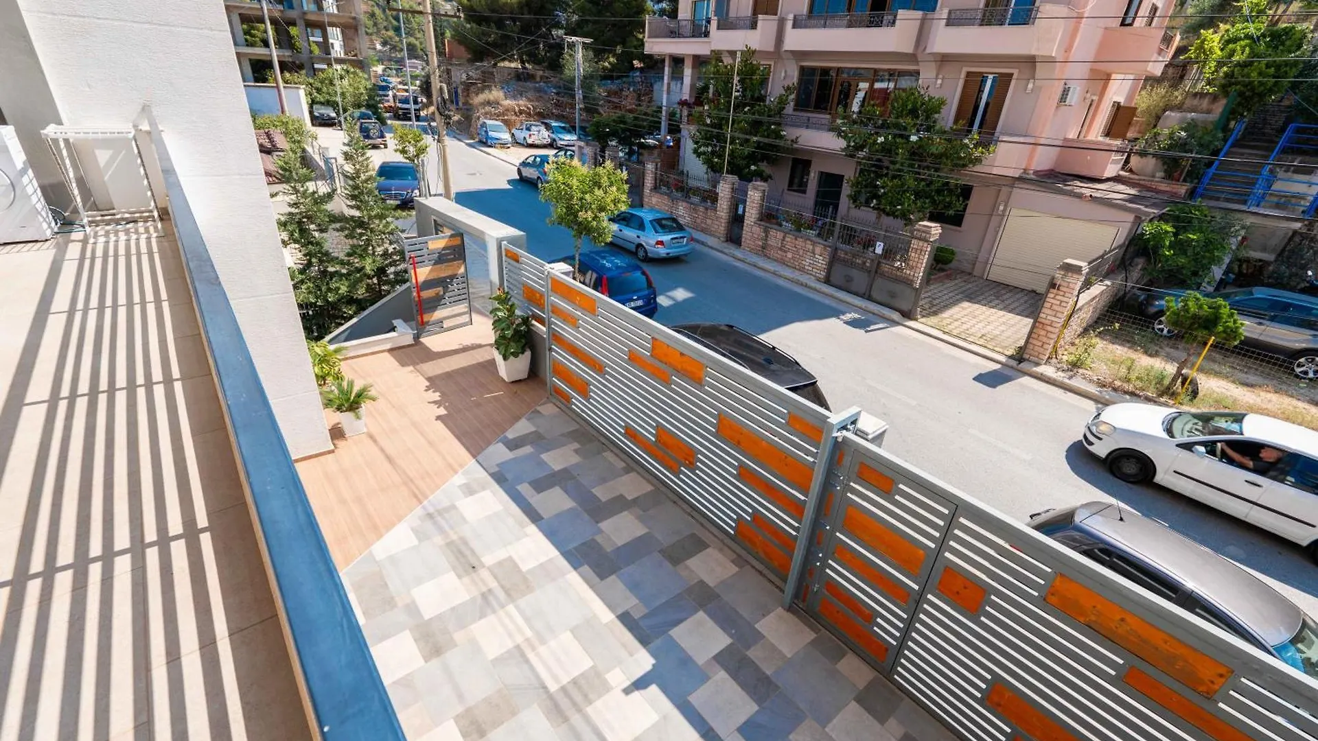 Starlight Apartments 2 ساراندا