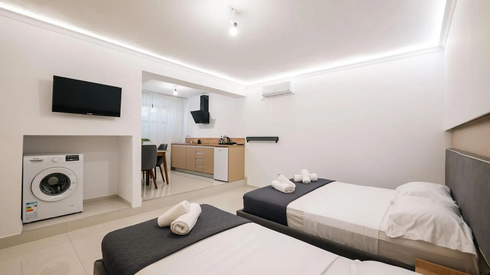 Starlight Apartments 2 ساراندا